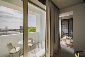 Tomis Marina Sea View Apartment No.401 - Image 4
