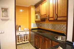 1-Bd Boutique Apartment - Image 4