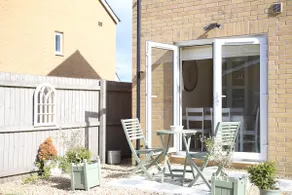 Cosy pet friendly family home with coastal views - Image 4