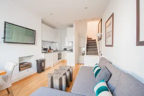 Charming 1-Bed Next to Portobello & Notting Hill - Image 2