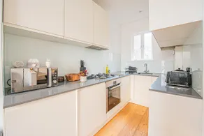 Charming 1-Bed Next to Portobello & Notting Hill - Image 5
