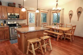 Cozy pet-friendly home near hiking trails and Lake Vermilion - Image 4