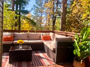 Cozy pet-friendly home near hiking trails and Lake Vermilion - Image 2