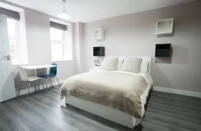 Double Bed Studio - Private Bathroom & Kitchenette - Image 2