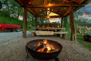 Seventh Heaven: Swimming lake, BBQ Hut, Games Room - Image 4