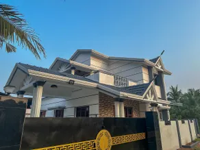 4bhk Luxury Villa - Image 2
