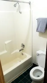(110) King Bed Hotel Studio - Image 5