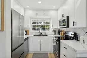 Sunshine Casa- Home w patio, grill & fenced yard - Image 3