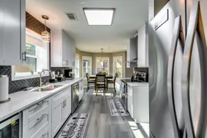 Luxurious Retreat with Private Basketball Court - Image 4
