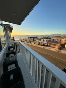 Manhattan Beach Modern Panoramic Sea View - Image 2