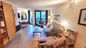 The Marmot Lodge – Quiet, cozy, green view - Image 4