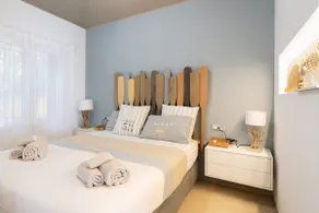 LUXORY SUITE BY THE SEA WITH JACUZZI - Image 3