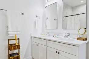Beautiful, modern and new Home - Image 3