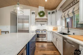 Spruce House with Ocean View and Stunning Kitchen - Image 5