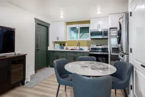 Chic 2B1B Lower Unit – Renovated w/ Designer Flair - Image 2