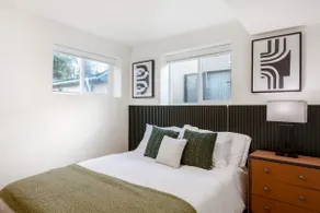Chic 2B1B Lower Unit – Renovated w/ Designer Flair - Image 3