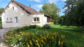 Country house with animals and game room - Image 2