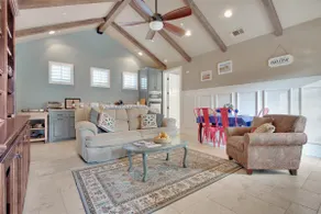 Spacious Apartment in Wine Country - Image 2