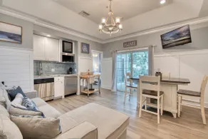 Waterfront Greenport Getaway - Image 3
