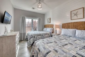 Waterfront Greenport Getaway - Image 4