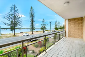 Beach & Wave Break Island Views - Image 3