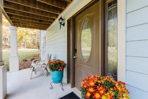 Cozy & Spacious 4 Bedroom Getaway w/ games - Image 4