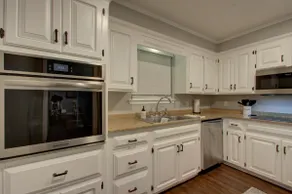 A Quiet Place - Skyline Lux - King Bed - Garage - Image 2