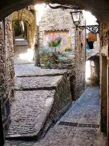 House in the rock - Image 4