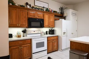 Serene 3 Bedroom Norman Home - Image 5