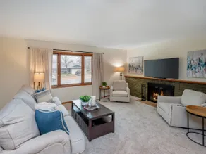 Spacious 5bed 2bath home - Image 2