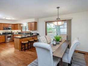 Spacious 5bed 2bath home - Image 3