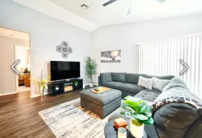10 Min to Buc-ee's • Private Pool • Sleeps 6, glf - Image 3