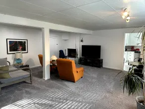 Apartment with Amenities & Relaxing Outdoor Space - Image 3