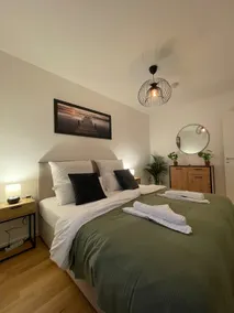 Spacious designer apartment - Image 3
