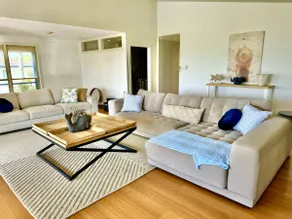 The Beach House - Image 2