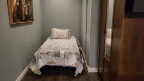 Guest House Perfectly Located! - Image 2