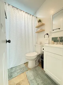 New Modern BOHO 2B GuestHouse w Pool access - Image 4