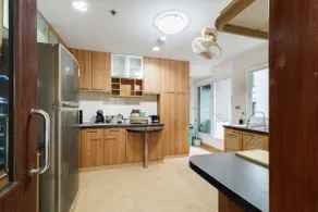Large Lux 3BR Suite • Pool Table • Soi 11 • Nana BTS - Image 5