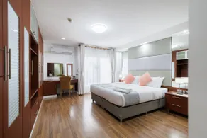 Large Lux 3BR Suite • Pool Table • Soi 11 • Nana BTS - Image 2