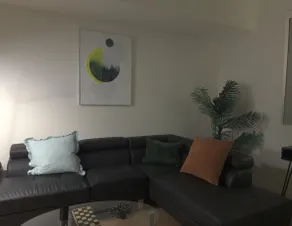 Bright & Charming 2BR/2BA Apartment in Glendale - Image 5