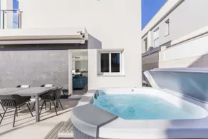 Casa Bos Palm Tree Villa with Pool - Image 2