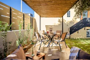 Blu House Design with garden - Image 4