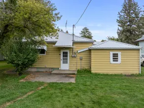 The Little Yellow House - Image 4
