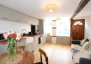 Cosy flat in heart of Woodstock - Image 3
