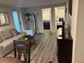 Cozy 2-BR Basement Apt near Wonderland&Vaugh.mills - Image 5