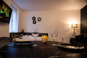 Romantic 2-Room Suite – Private Hot Tub/Spa - Image 2