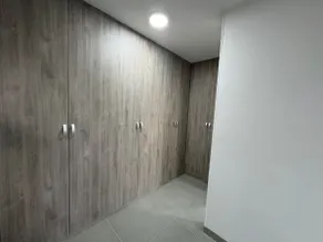 modern and large apartment overlooking the park - Image 5