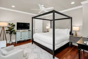 The Wren | 2 BR 2.5 BA | Newly Renovated w/ HotTub - Image 2