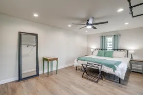 Chic 3BR - Downtown Retreat - Granbury Square - Image 5