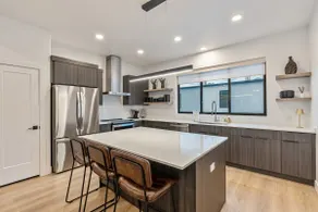 Luxury stay in Millcreek - Image 4